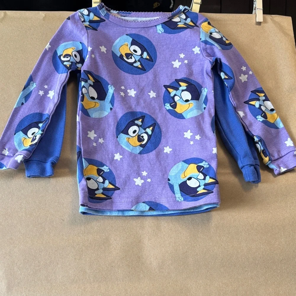 Kids Bluey Pajamas 4 piece Set, Blue and Purple, 2T - like new